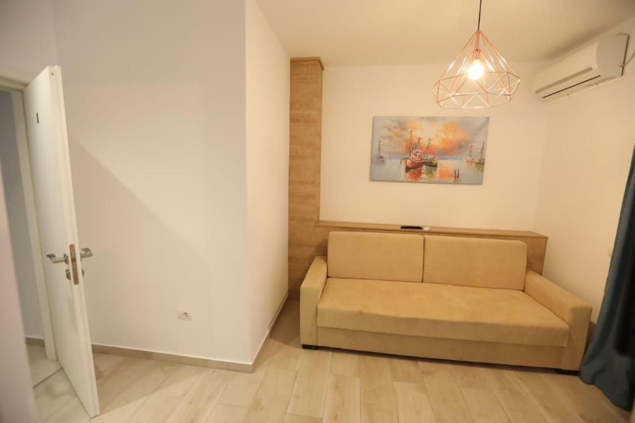 Alvi 3* Sarandë